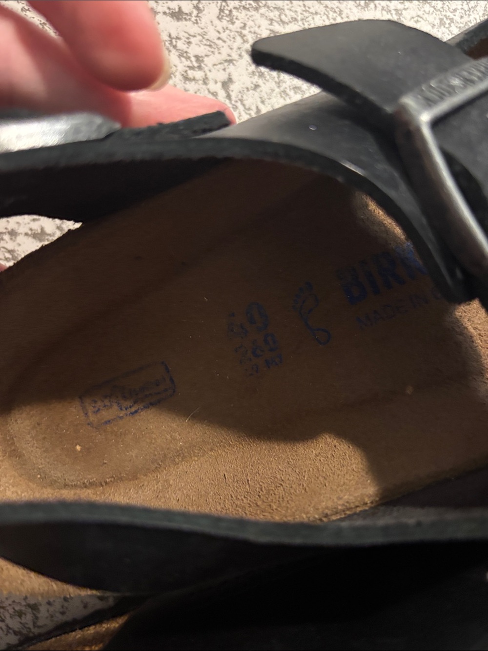 Birkenstock women’s black triple strap leather sandals - Picture 3 of 7